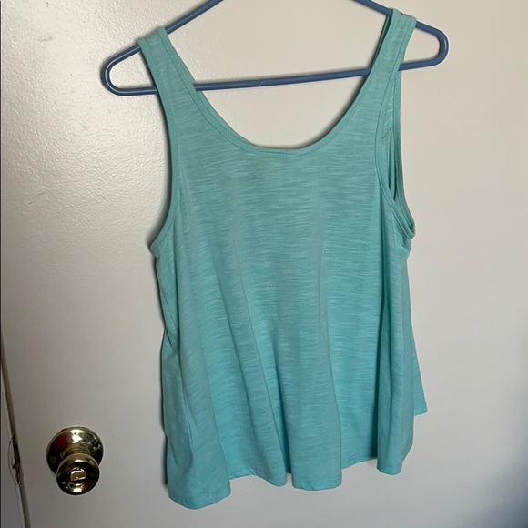 Light teal tank top - Picture 2 of 3